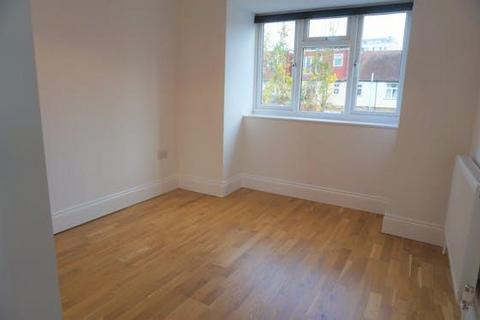 1 bedroom flat to rent, Brisbane Avenue, London SW19