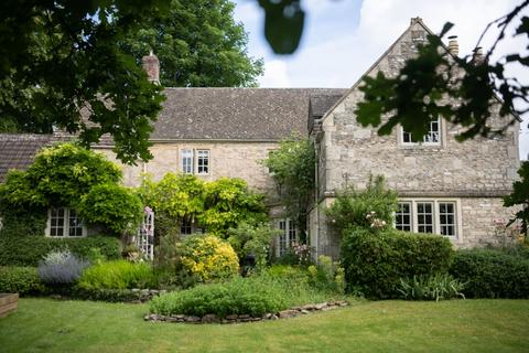 4 bedroom cottage for sale, Chippenham SN14