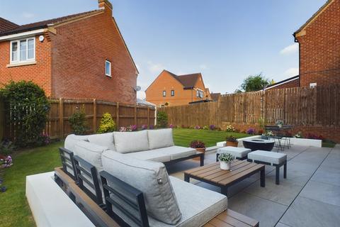 17 Kiplin Drive, Norton, Doncaster, DN6 9GD