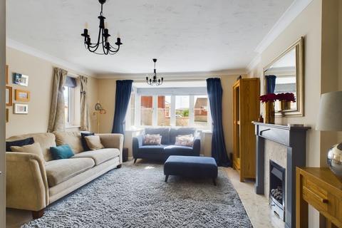17 Kiplin Drive, Norton, Doncaster, DN6 9GD