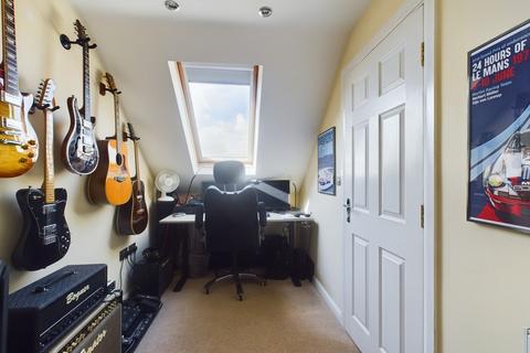 17 Kiplin Drive, Norton, Doncaster, DN6 9GD