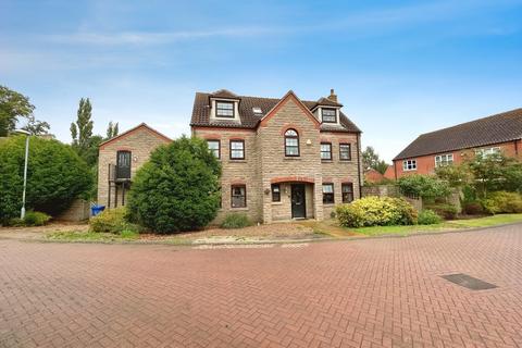 5 bedroom detached house for sale, Nicholas Way, Corringham