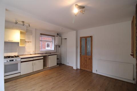 2 bedroom semi-detached house to rent, Henry Road, Beeston