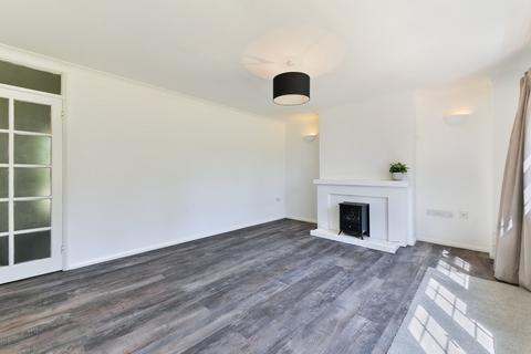 2 bedroom flat for sale, College Court, The Mall, Ealing W5