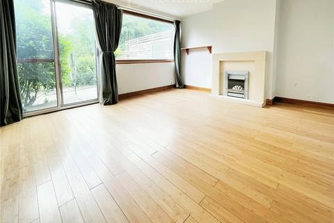 2 bedroom maisonette for sale, River Park Gardens, Bromley, Kent