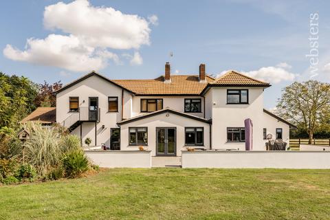 4 bedroom detached house for sale, Swanton Road, Dereham NR20