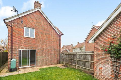 3 bedroom detached house to rent, Crocus Street, Wymondham NR18