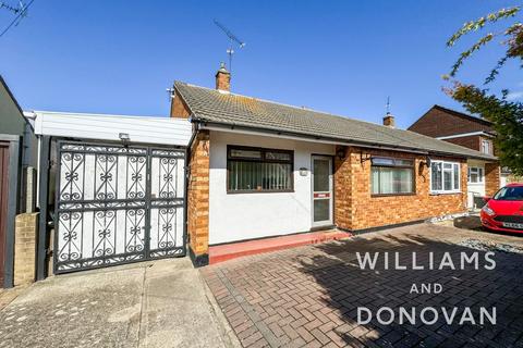 2 bedroom semi-detached bungalow for sale, Keswick Avenue, Hullbridge