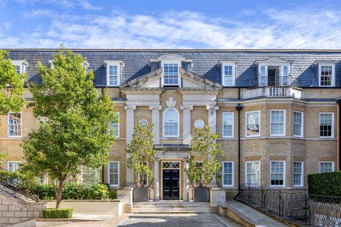 2 bedroom flat for sale, Leopold Court, Princess Square, Esher, Surrey, KT10