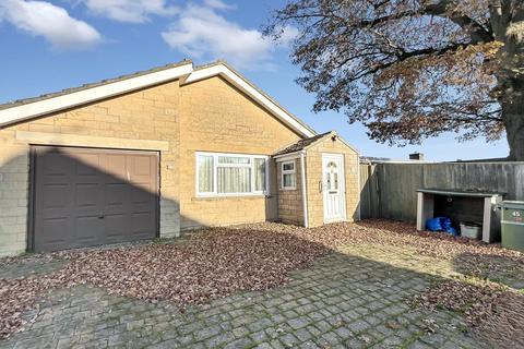 2 bedroom detached bungalow for sale, Woodhayes Road, Frome