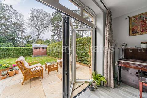 2 Wildernesse Close, Edgware, HA8 9GP