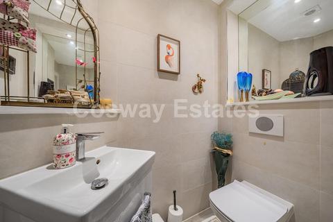 2 Wildernesse Close, Edgware, HA8 9GP