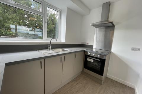 2 bedroom maisonette to rent, Woodford Road, Bramhall