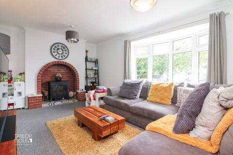 27 Cheviot, Wilnecote, Tamworth, B77 4JP