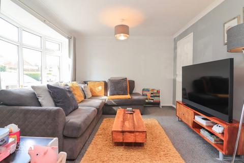 27 Cheviot, Wilnecote, Tamworth, B77 4JP