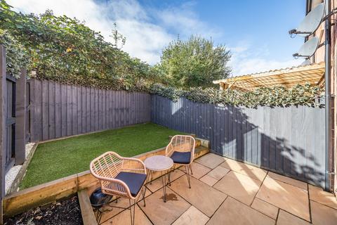 64 Buzzard Way, Cranbrook, Exeter, EX5 7GX