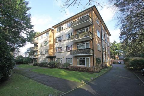 2 bedroom flat to rent, Manor Road, Bournemouth