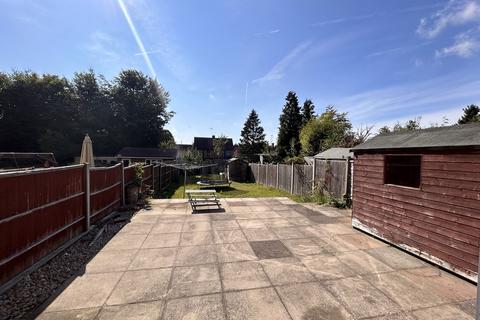 3 bedroom semi-detached house to rent, Cranleigh Gardens, Luton, Bedfordshire