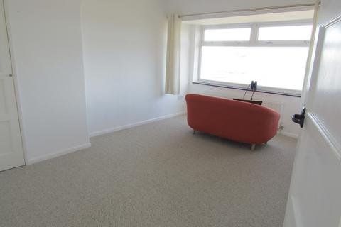 3 bedroom end of terrace house to rent, Harbour Crescent, Harwich CO12