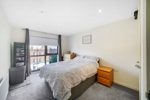 1 bedroom flat for sale, Mannock Close, London