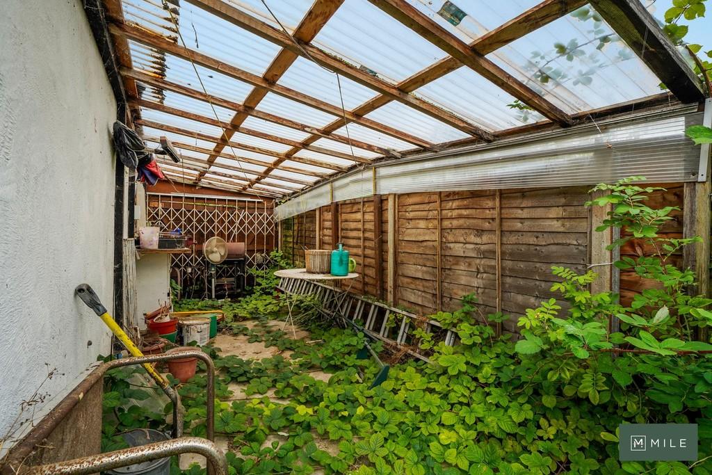 90 North Acton Road - PQv Ykxp GNZXCHnb51 JI8