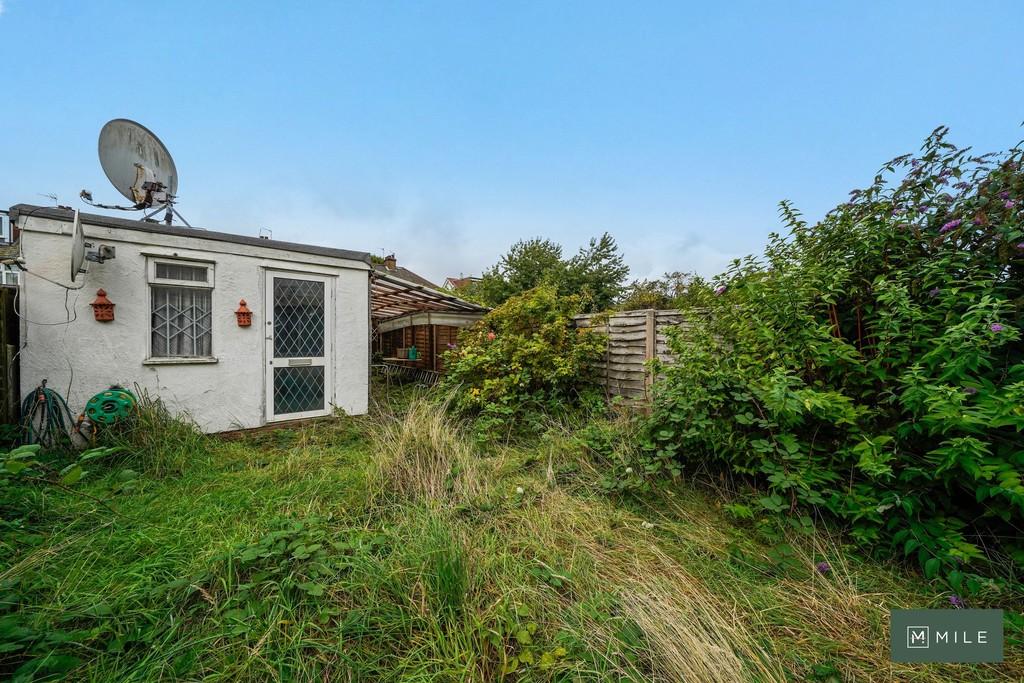 90 North Acton Road - 5r AMChox3 RFCptt Cyzri