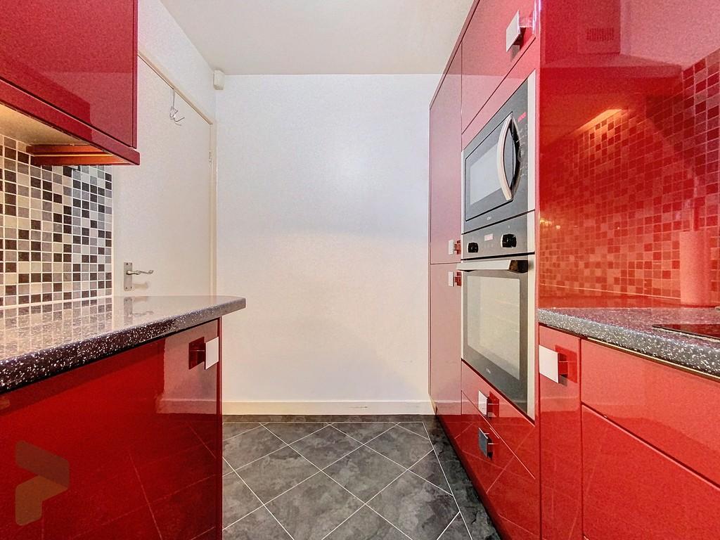 Fully Fitted Kitchen