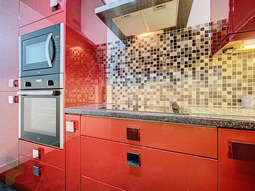 Fully Fitted Kitchen