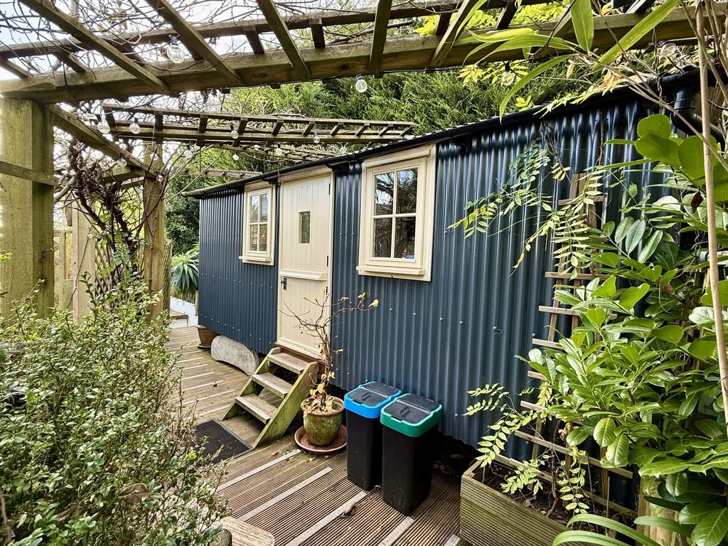 11 Shepherds hut