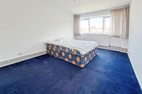 2 bedroom flat to rent, Alexandra Grove, London