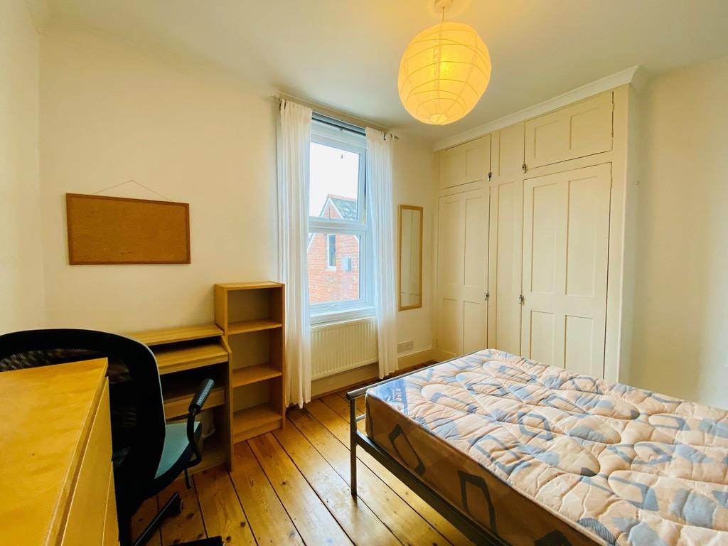 Bed 5 -1