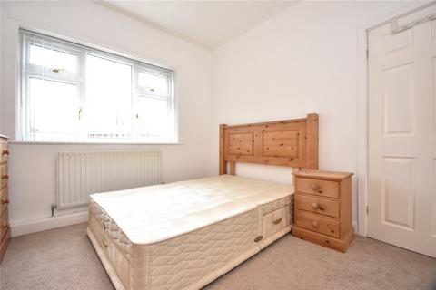 3 bedroom semi-detached house for sale, Kingston Gardens, Leeds, West Yorkshire