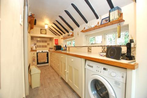 3 bedroom cottage for sale, Woodview Road, Layer Marney