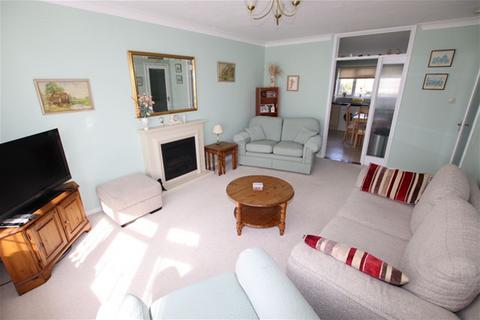 2 bedroom flat for sale, Holland Road, Holland on Sea, Clacton on Sea