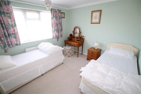 2 bedroom flat for sale, Holland Road, Holland on Sea, Clacton on Sea