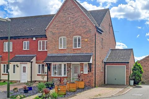 4 bedroom end of terrace house for sale, Watersmead Drive, Littlehampton BN17