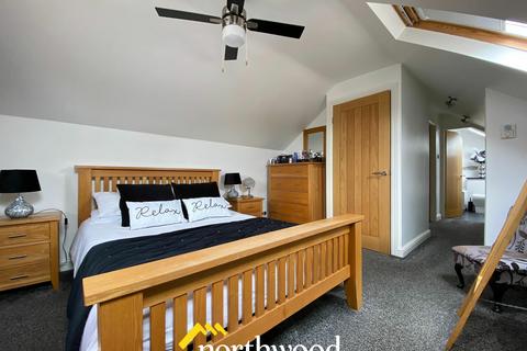 42 Redland Crescent, Thorne, Doncaster, DN8 5JP