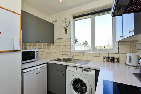 2 bedroom maisonette for sale, Dugdale Hill Lane, Potters Bar, EN6