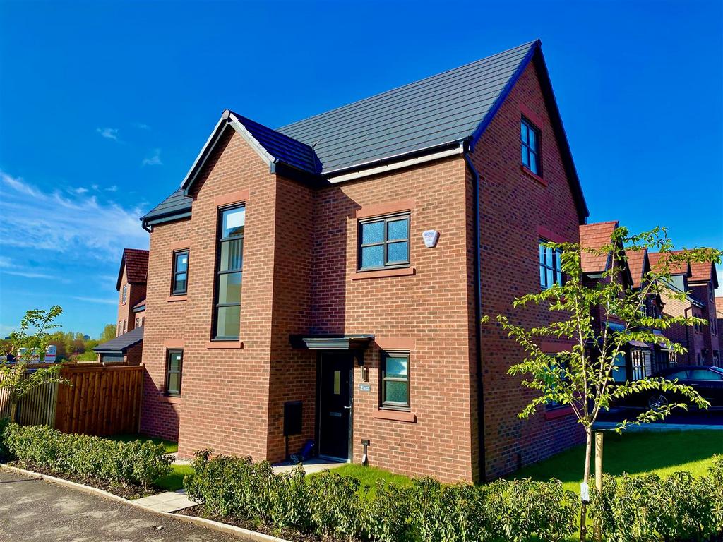 Lakefield Gardens, South Swinton... 5 bed detached house to rent £2,300 pcm (£531 pw)