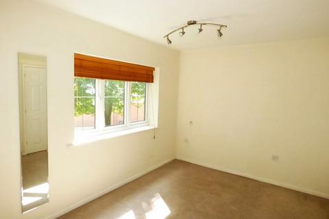 2 bedroom flat to rent, Windsor Court, Bramley LS13