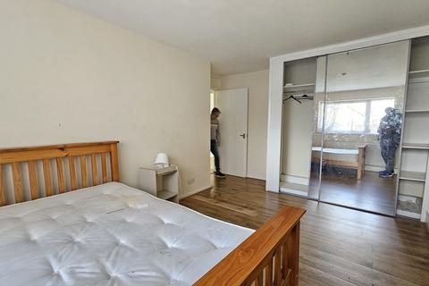 2 bedroom flat to rent, Dormers Wells Lane, Southall, UB1