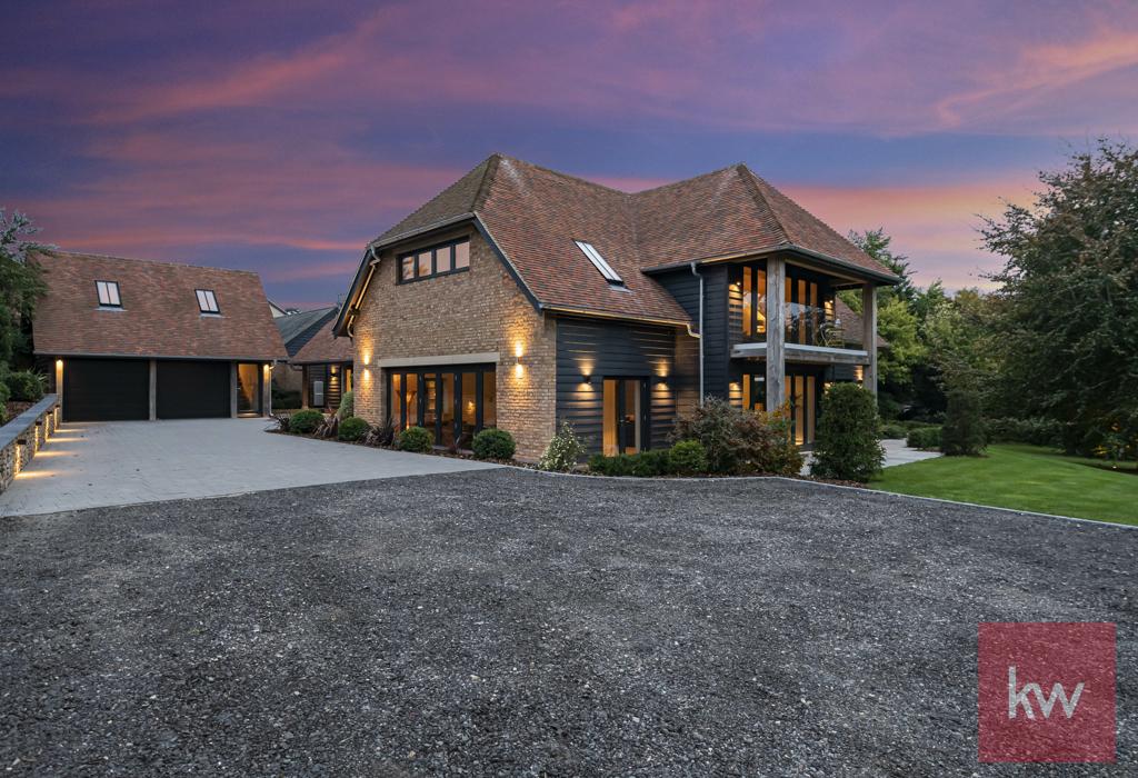 Ambient View of Property &amp; Driveway