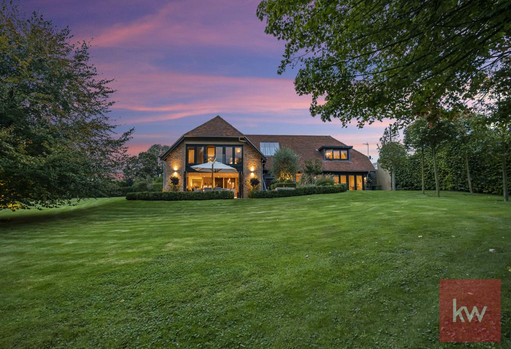 Ambient View of House &amp; Gardens