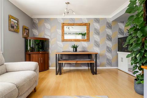 3 bedroom end of terrace house for sale, Hawkesbourne Road, Horsham