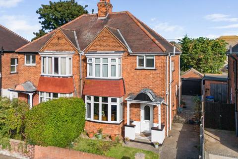 15 Lambert Road, Grimsby, DN32 0HT