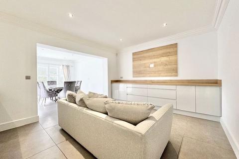 3 Oakfield Lane, Waltham, Grimsby, DN37 0BN