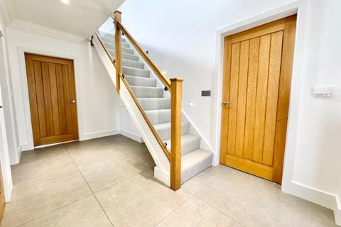 3 Oakfield Lane, Waltham, Grimsby, DN37 0BN