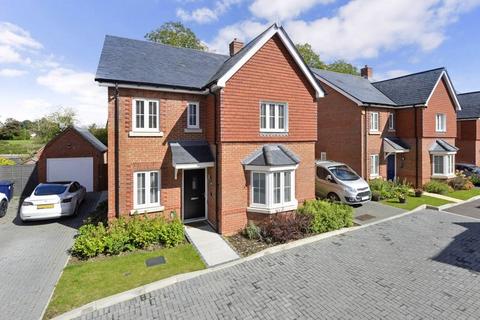 4 bedroom detached house for sale, Hewitts Road, Cranleigh