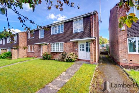 3 bedroom end of terrace house for sale, Well Close, Crabbs Cross, Redditch