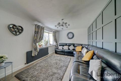 3 bedroom end of terrace house for sale, Well Close, Crabbs Cross, Redditch